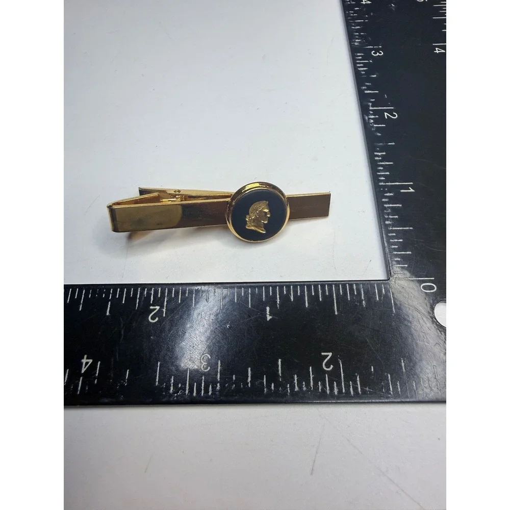 Wedgwood tie bar